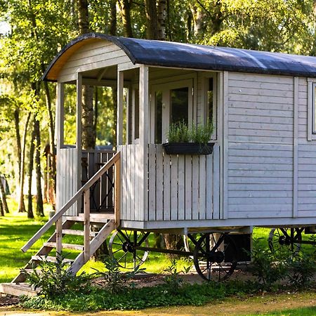 ホテル Glamping - 25 Min Roermond, Maasmechelen & Maastricht Kinrooi エクステリア 写真