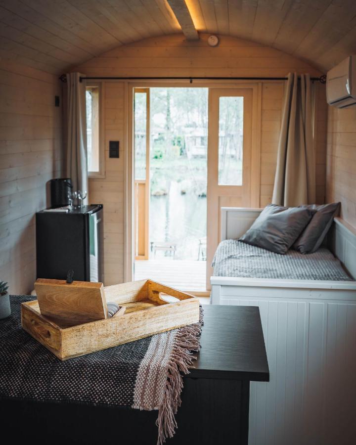 ホテル Glamping - 25 Min Roermond, Maasmechelen & Maastricht Kinrooi エクステリア 写真