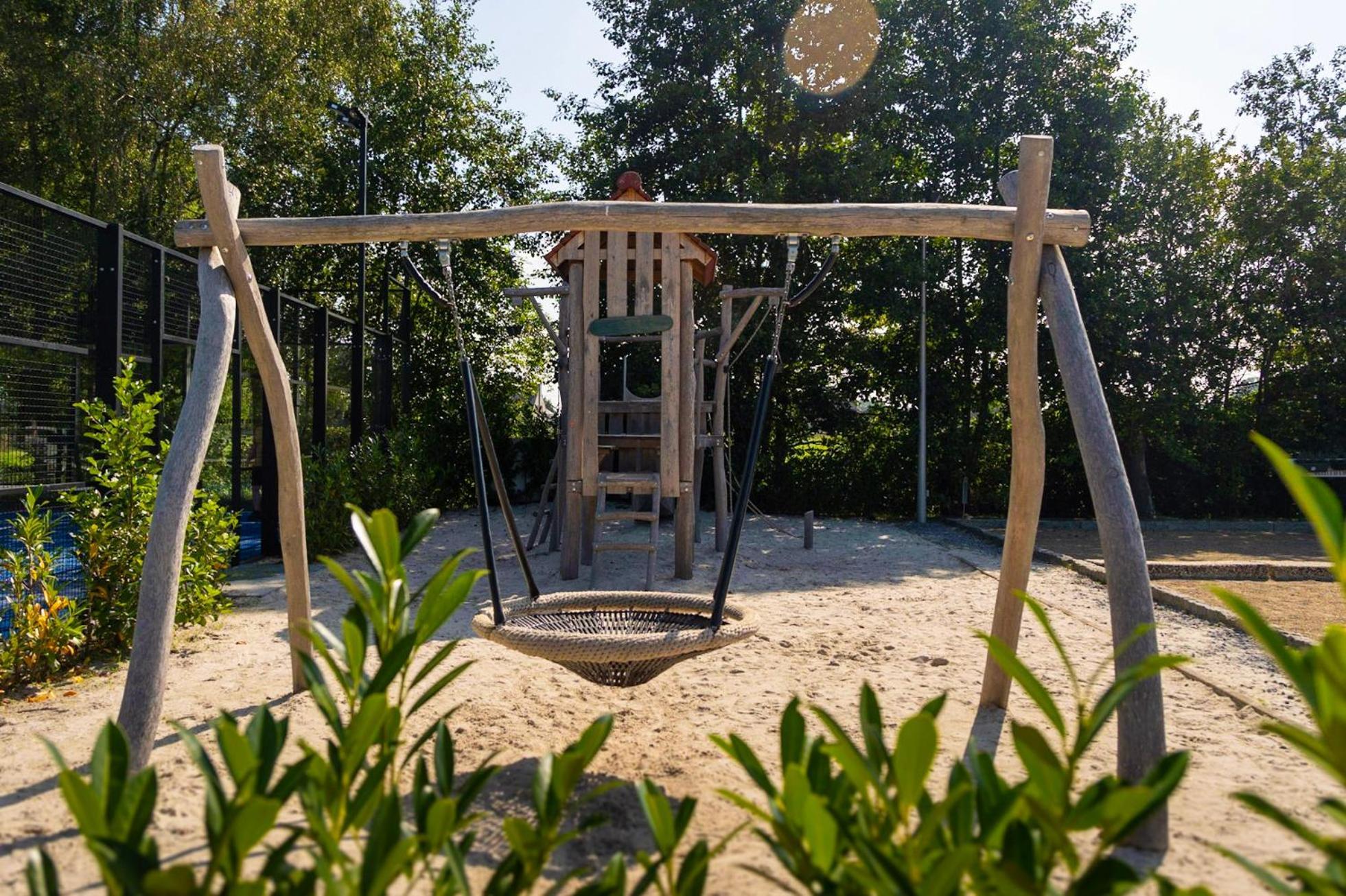 ホテル Glamping - 25 Min Roermond, Maasmechelen & Maastricht Kinrooi エクステリア 写真